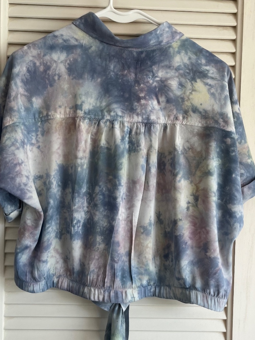 American Eagle Tie Dye Blouson Tie Front Blouse Size Medium - Picture 2 of 7